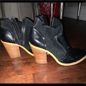 SAKS FIFTH AVE Black Ankle Booties